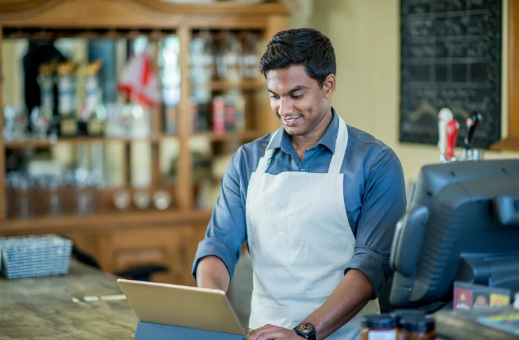 A man using pos