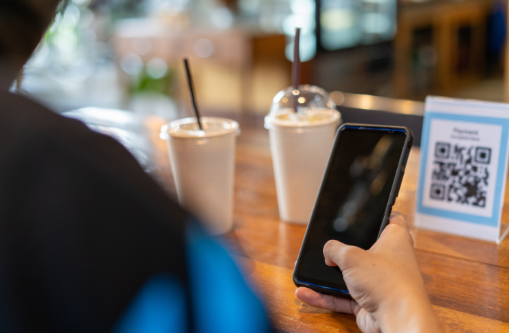 Using QR codes to collect customer feedback