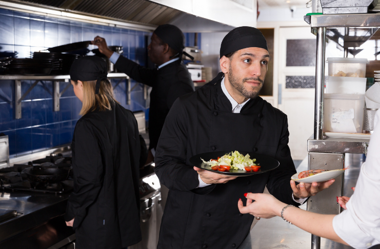 Clear communication between the front-of-house and kitchen