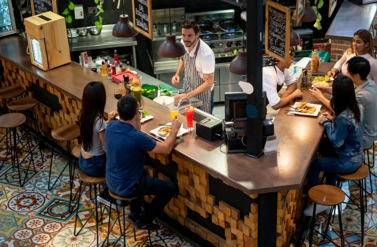 customers in a good restaurant