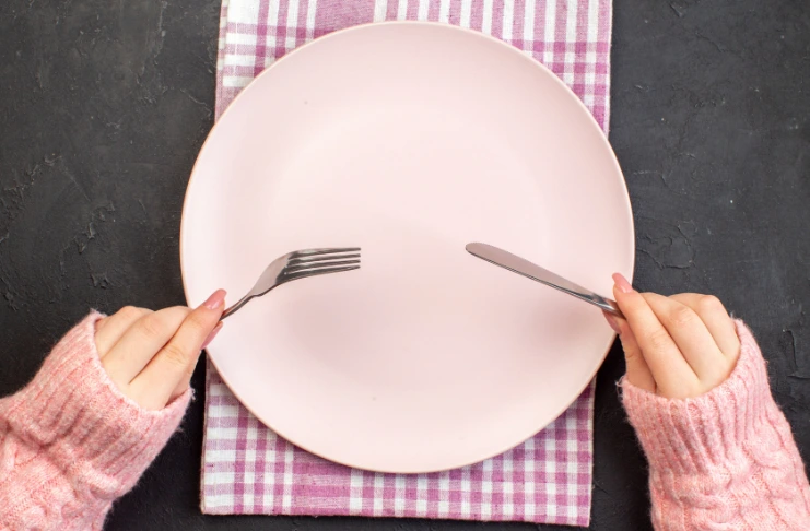 Too small: Food looks cramped.