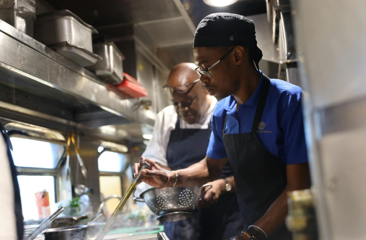 How much does it cost to rent a mobile kitchen?