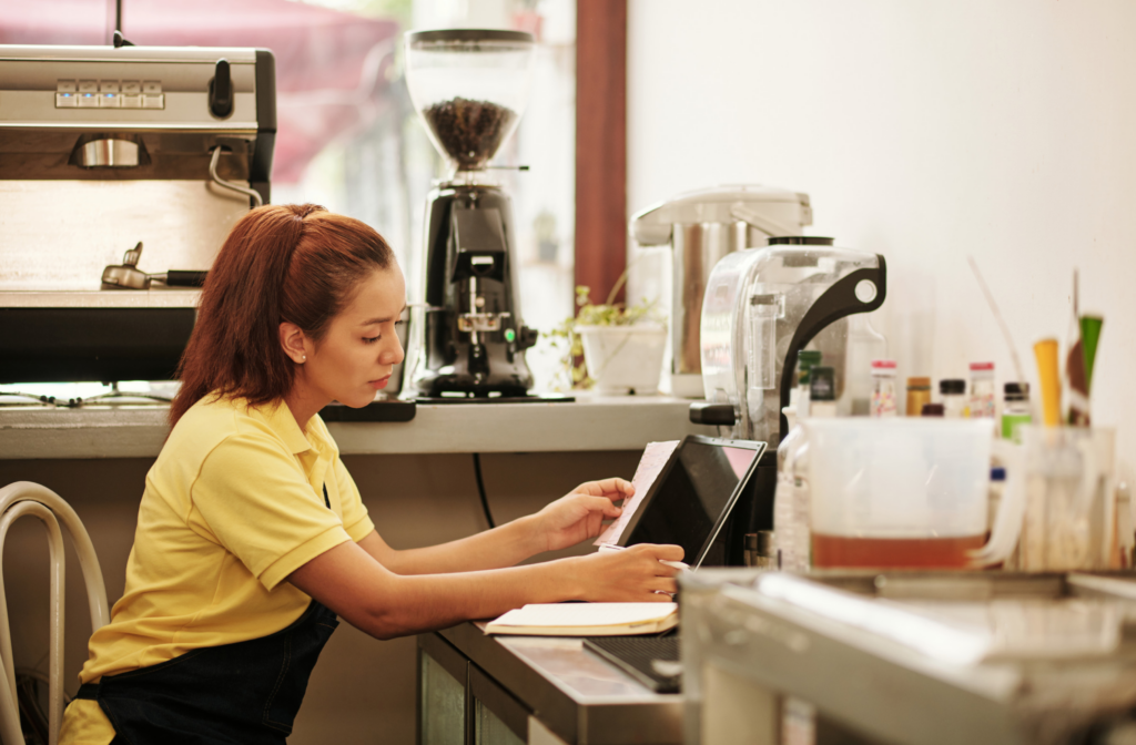 Integrating Accounting with Cafe POS: Streamline Finances & Daily Operations 