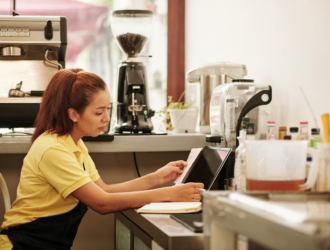 Integrating Accounting with Cafe POS: Streamline Finances & Daily Operations 
