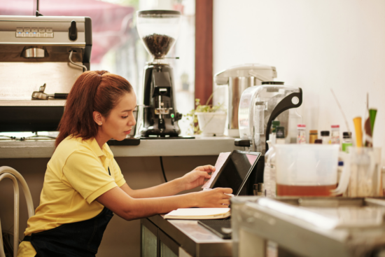 Integrating Accounting with Cafe POS: Streamline Finances & Daily Operations 