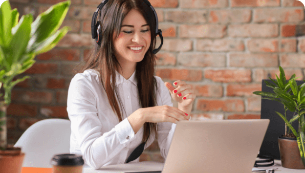 صورة عاملة خدمة عملاء المرأة في خدمة العملاء